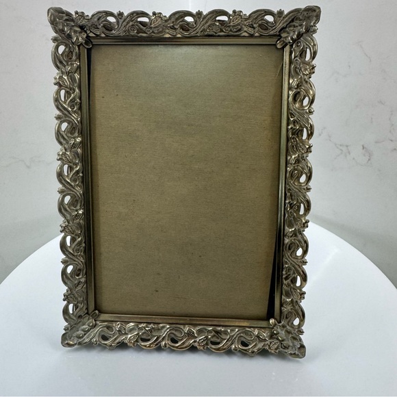 Vintage 1950s Ornate Gold-Tone Cast Metal Picture Frame – 5x7 Filigree (FR1) - Picture 1 of 10